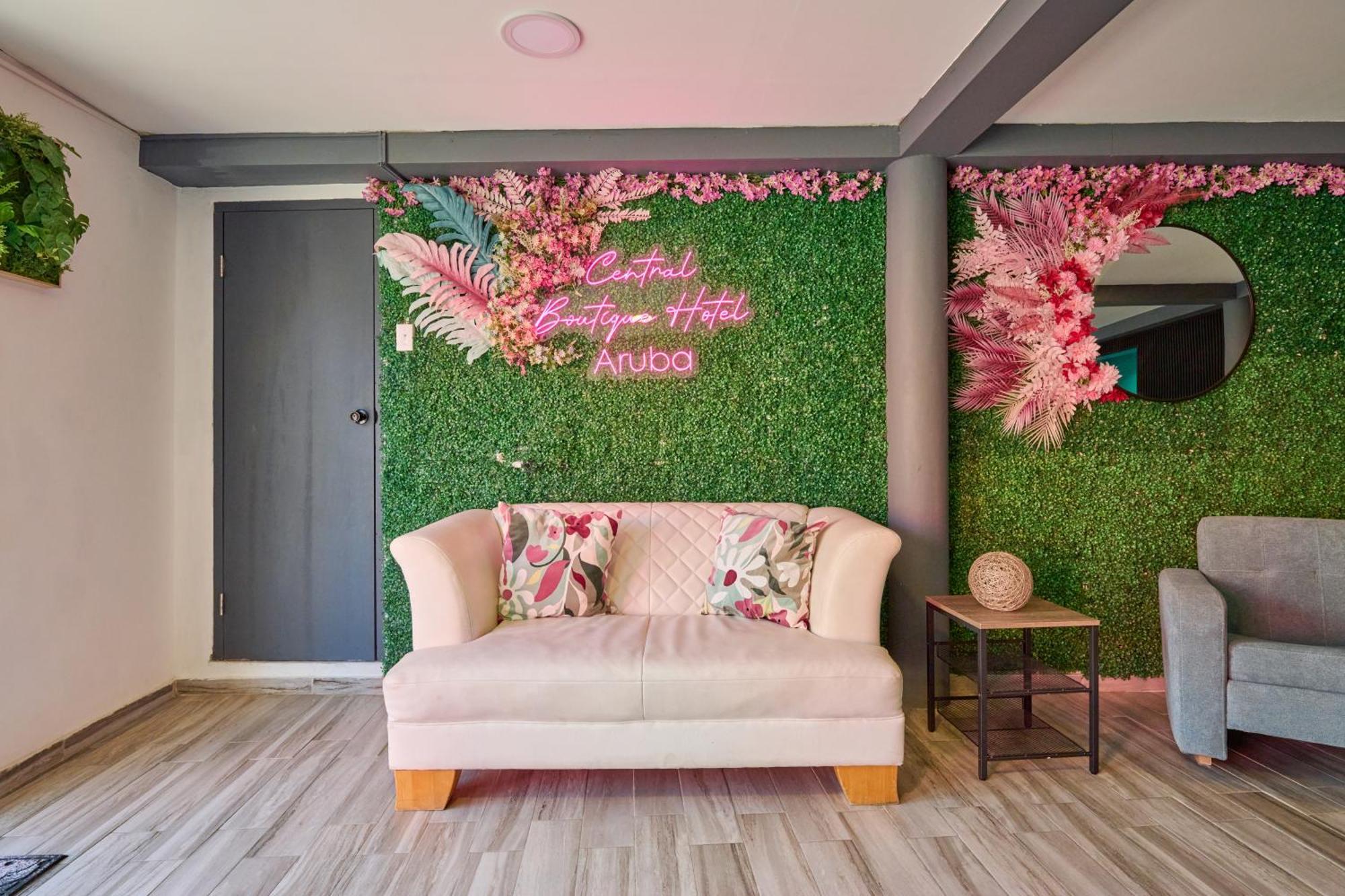 אורנג'סטאד Central Boutique Hotel מראה חיצוני תמונה