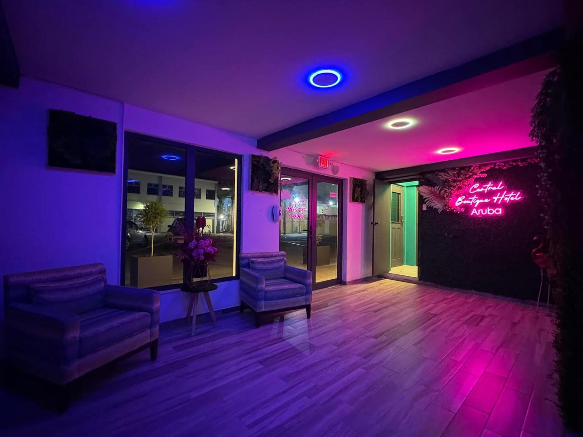 אורנג'סטאד Central Boutique Hotel מראה חיצוני תמונה