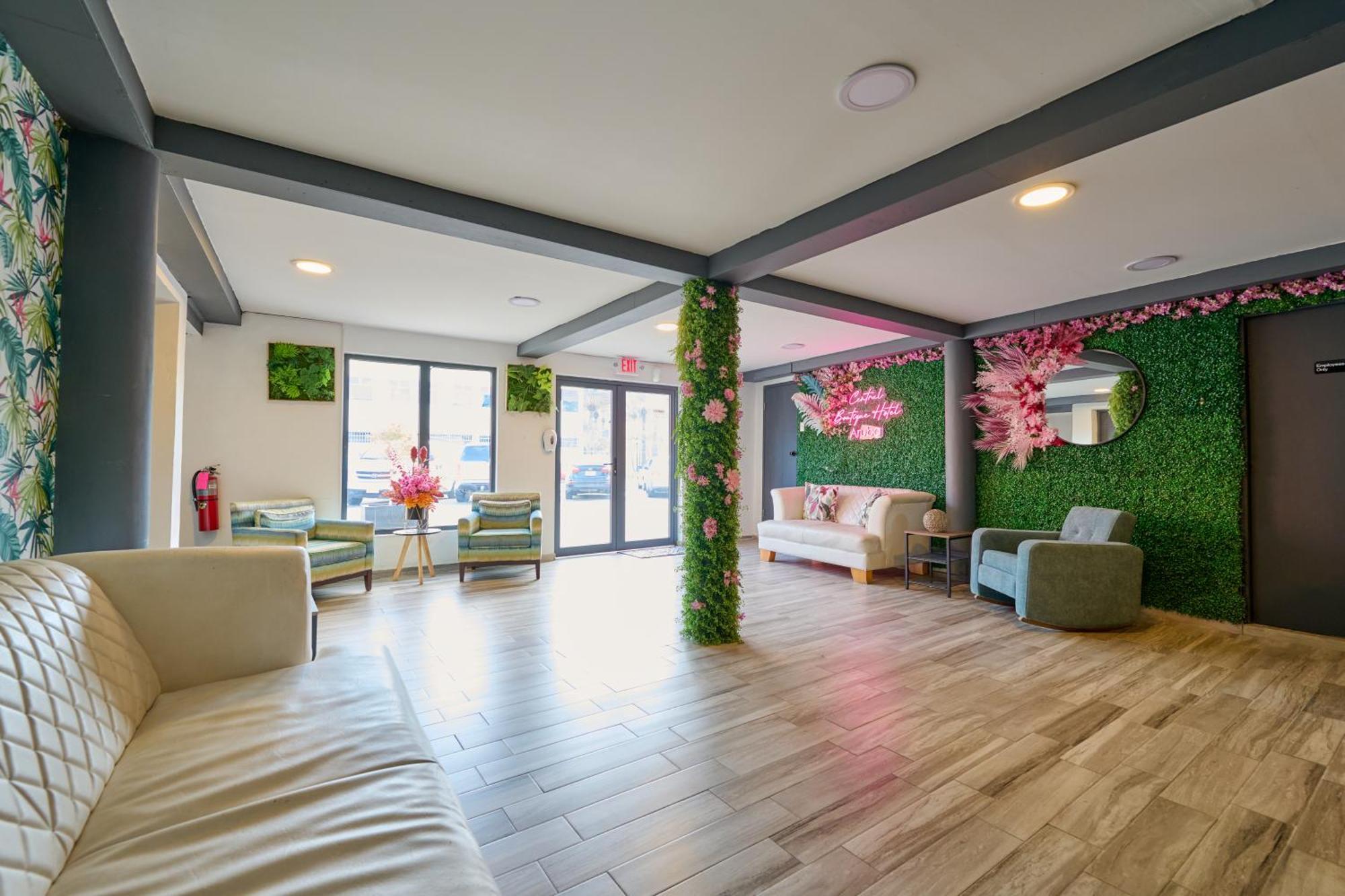 אורנג'סטאד Central Boutique Hotel מראה חיצוני תמונה