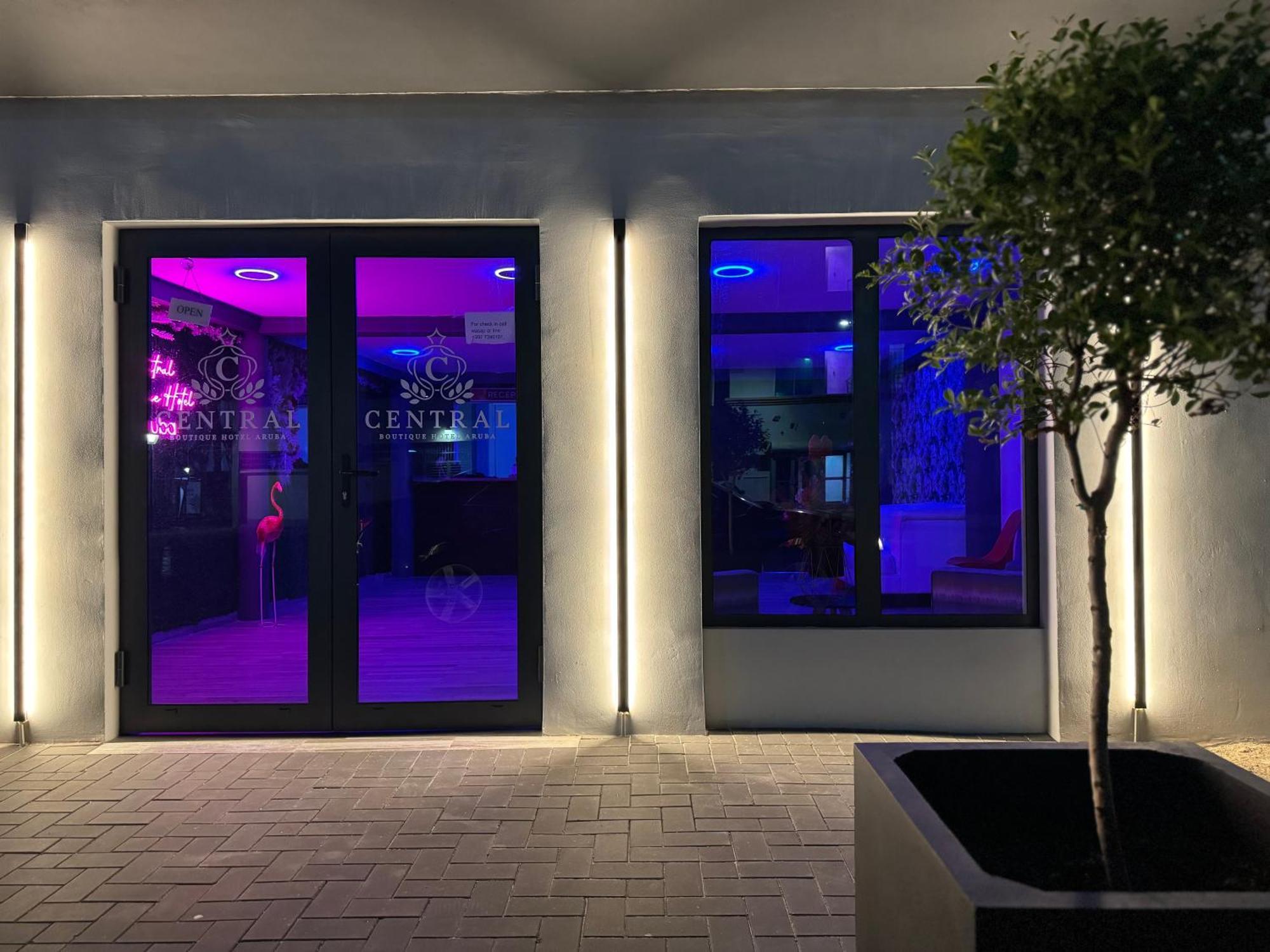 אורנג'סטאד Central Boutique Hotel מראה חיצוני תמונה