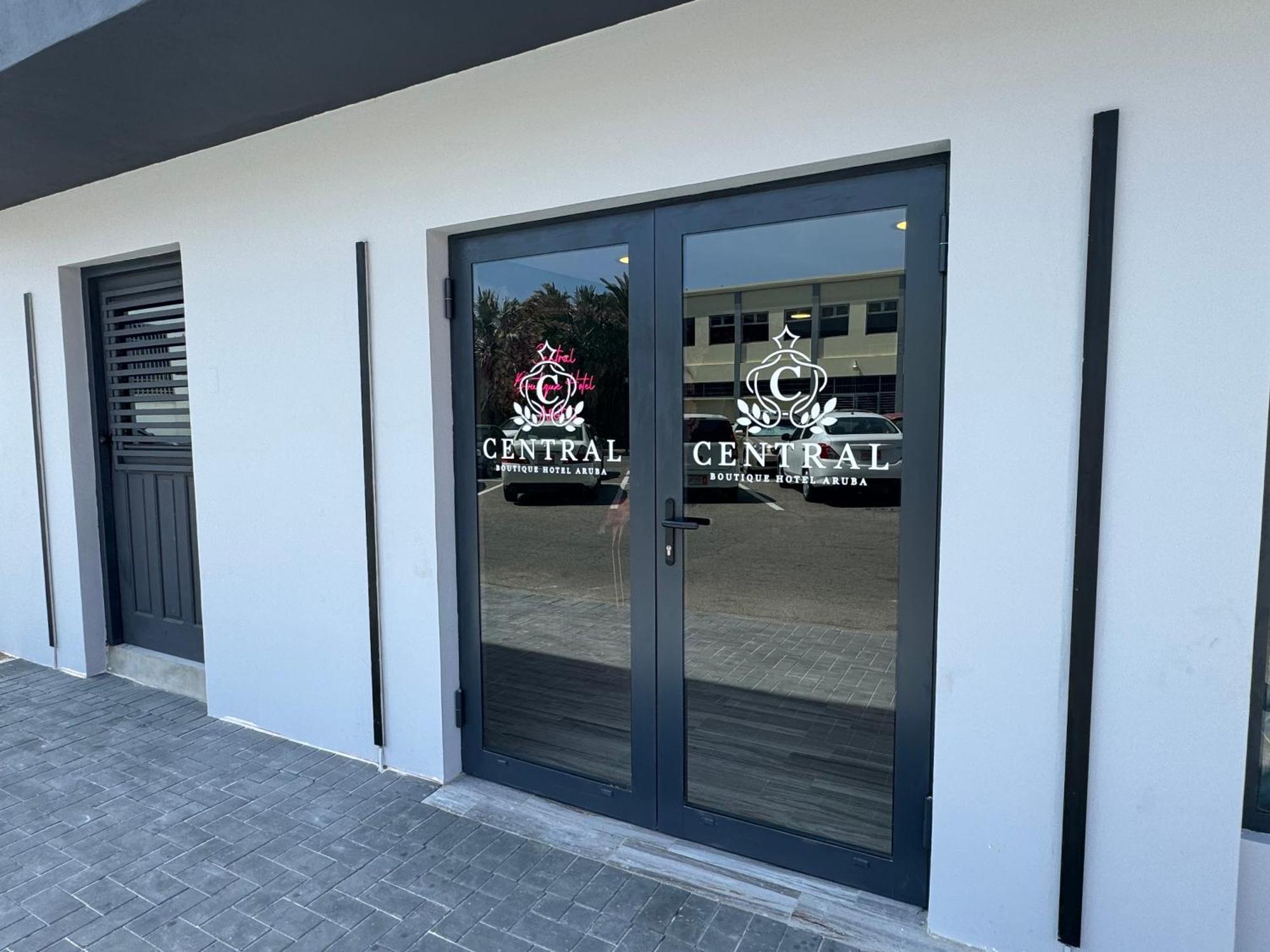 אורנג'סטאד Central Boutique Hotel מראה חיצוני תמונה